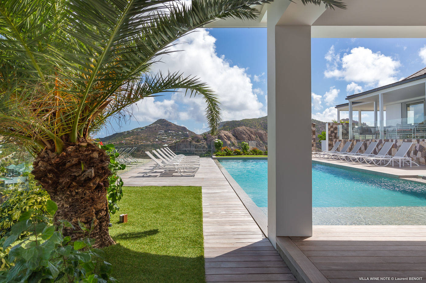 5-st-barths-villa-rental-wine-note-st-jean-st-barth.jpg