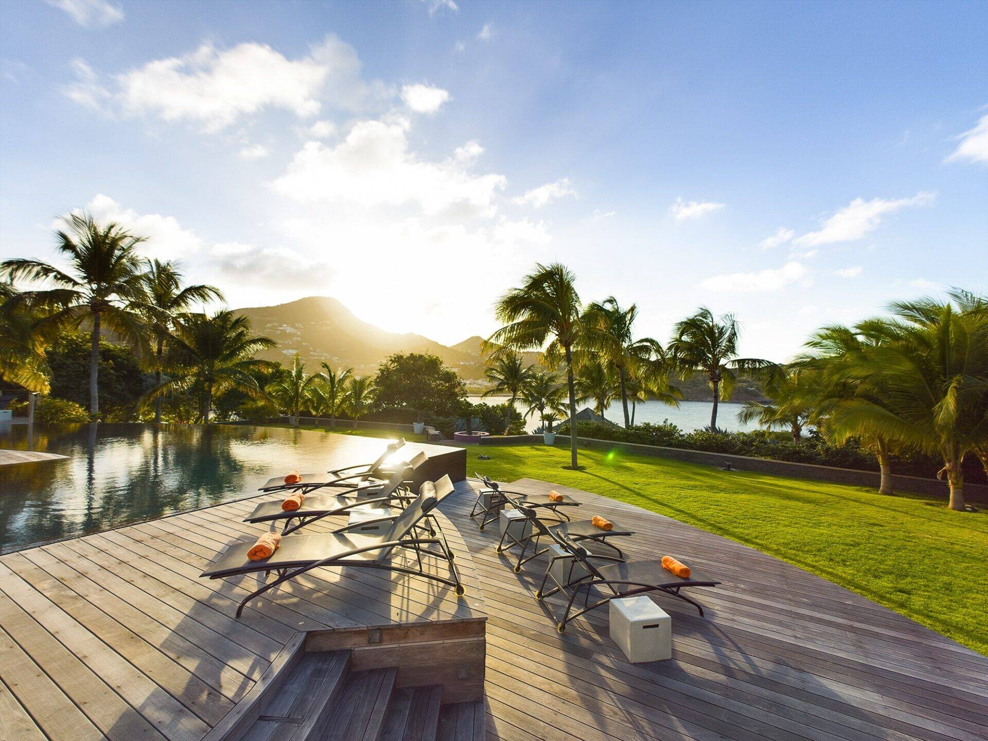 sun-beach-house-stbarth-silver-rainbow10-min.jpg