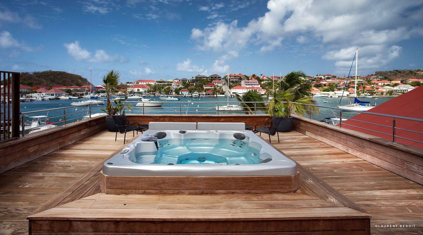 st-barth--villa-terrasse-jacuzzi-min.jpg