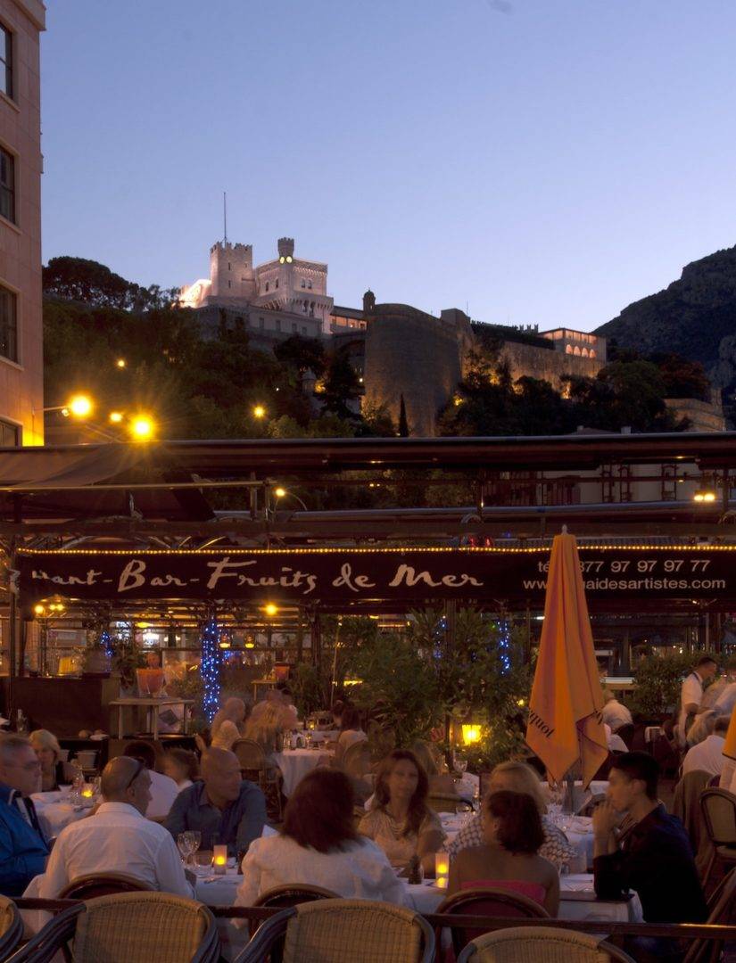 monaco-restaurant-terrasse-vue-palais-min.jpg