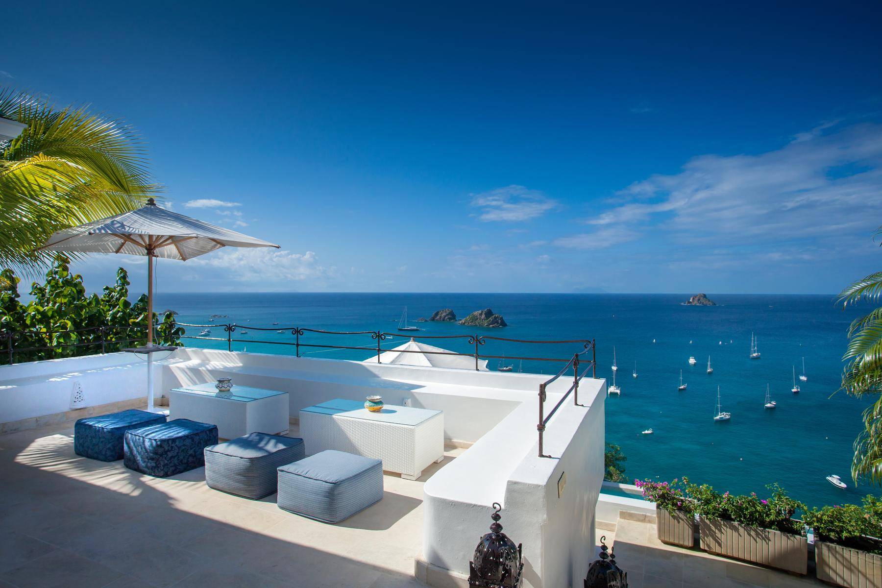 10_ideal_villa_rentals_st_barth_mauresque_terrace.jpg