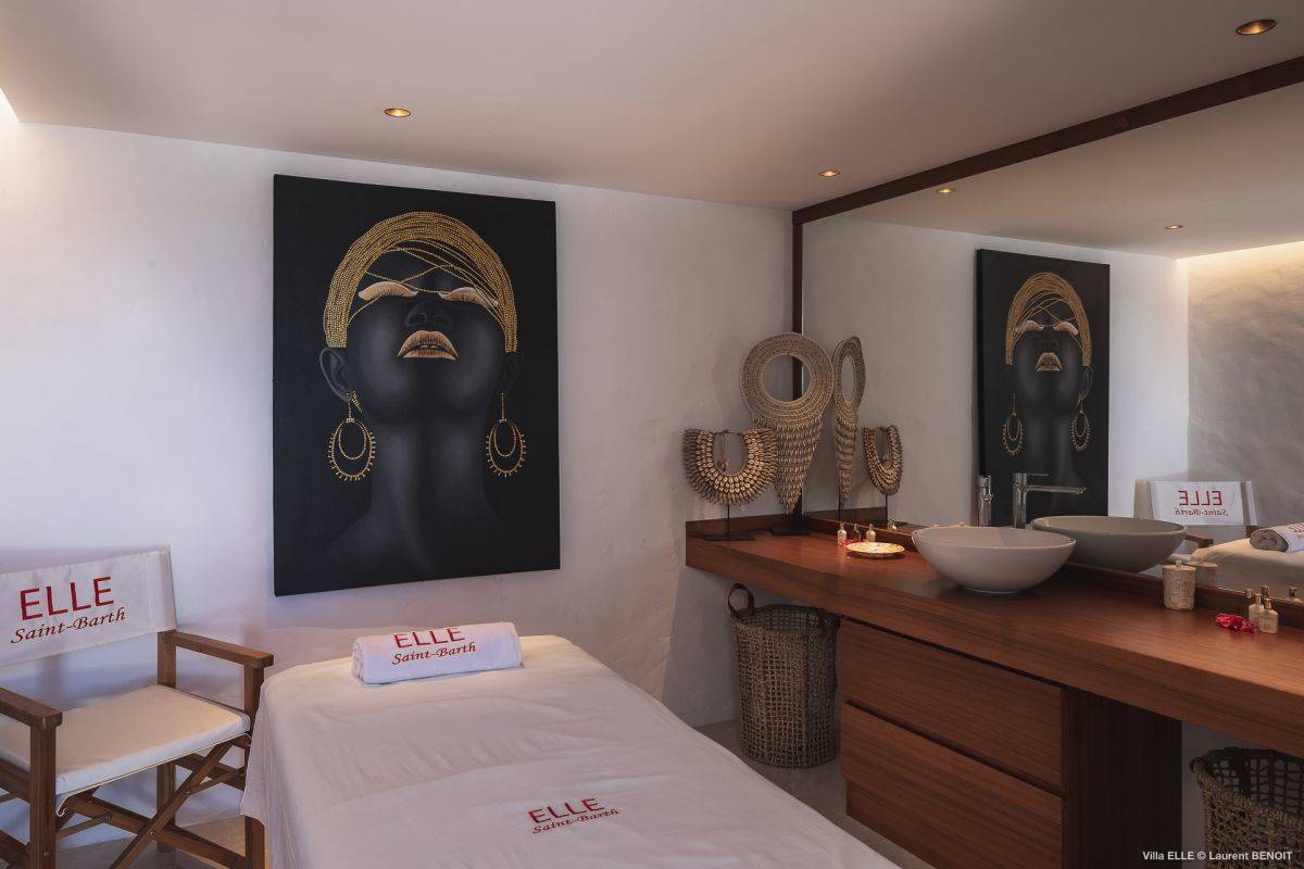 25-ideal-saint-barth-villa-elle-massage-room-60da26c5f39bb682180094-1.jpg