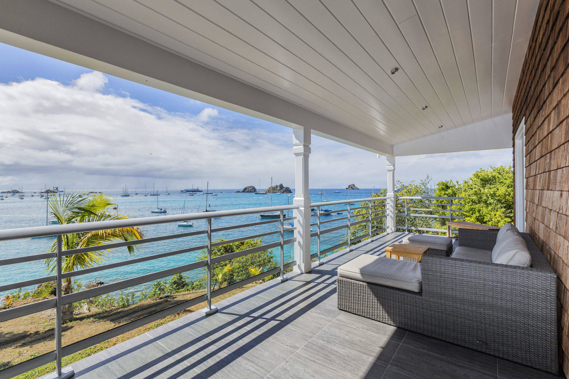 2_ideal_st_barth_villas_pleasure_terrasse_canape.jpg