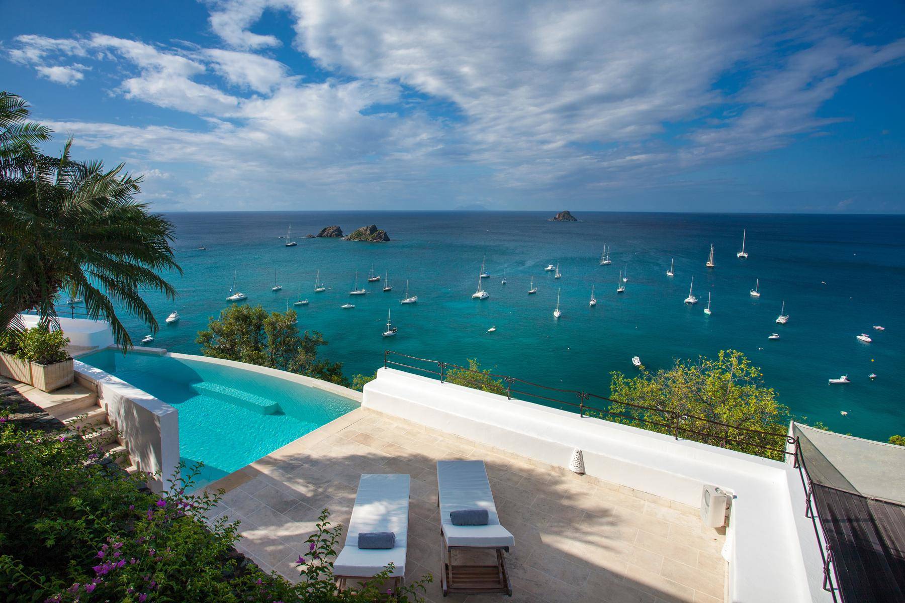 2_ideal_villa_rentals_st_barth_mauresque_pool_view.jpg