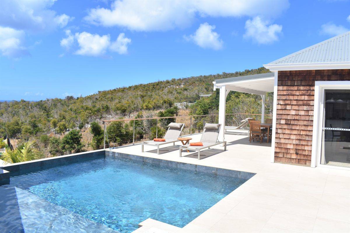 3-ideal-villa-rentals-flamands-cypraea-pool-terrace-5d8a76f50b0ae723490648.jpg.jpg
