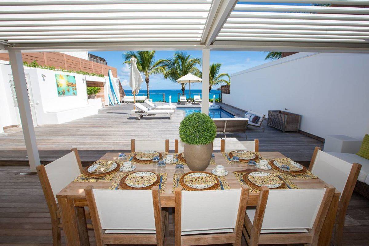 7-ideal-villa-rentals-st-barths-ganesh-outdoor-pool-5de27d60b51be965252423-1.jpg