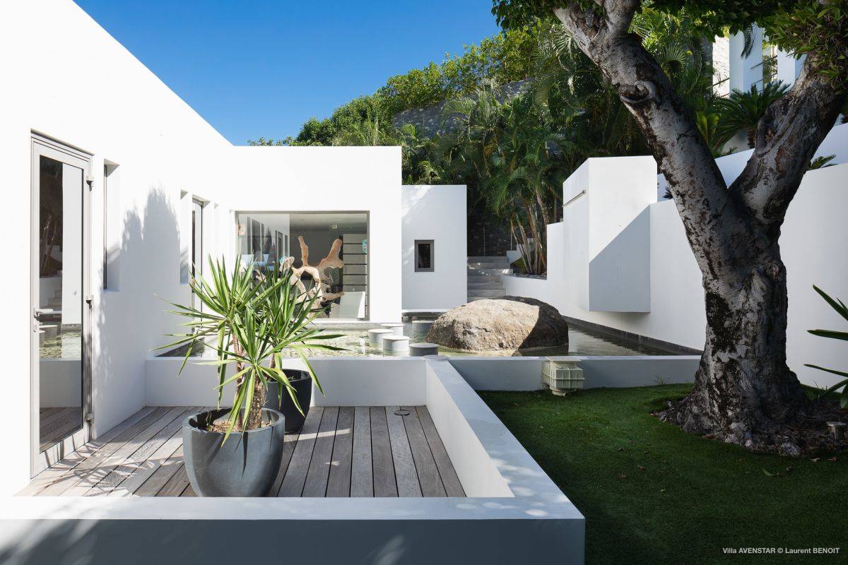 ideal-saint-barth-villa-rentals-avenstar-exteriors-17-61d33f05e77de310231345.jpg