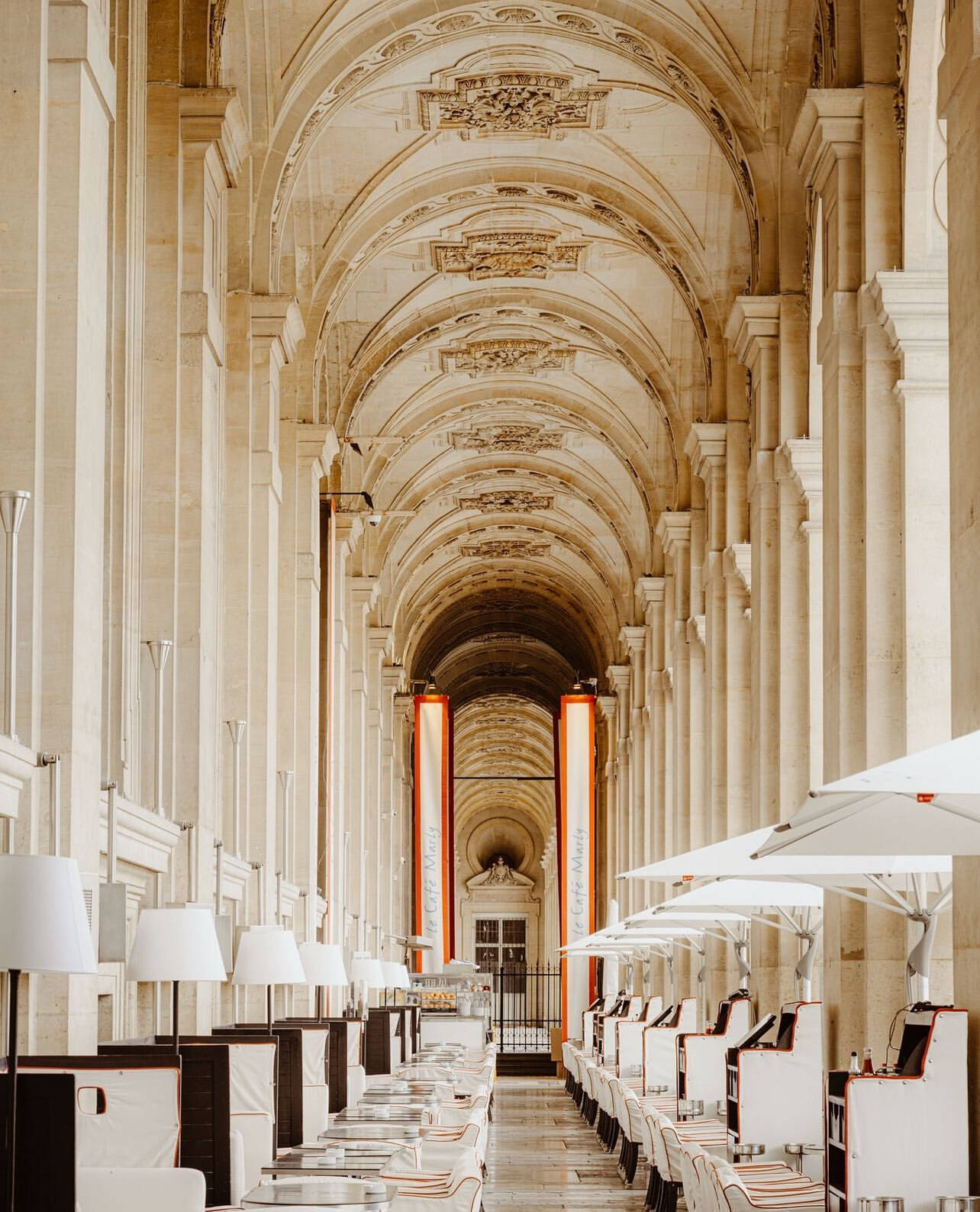 6-paris-le-cafe-marly-restaurant-french-min.jpg