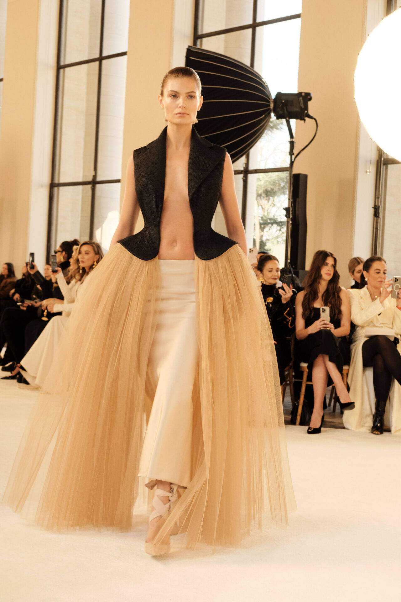 schiaparelli_hcss25_look5.jpg