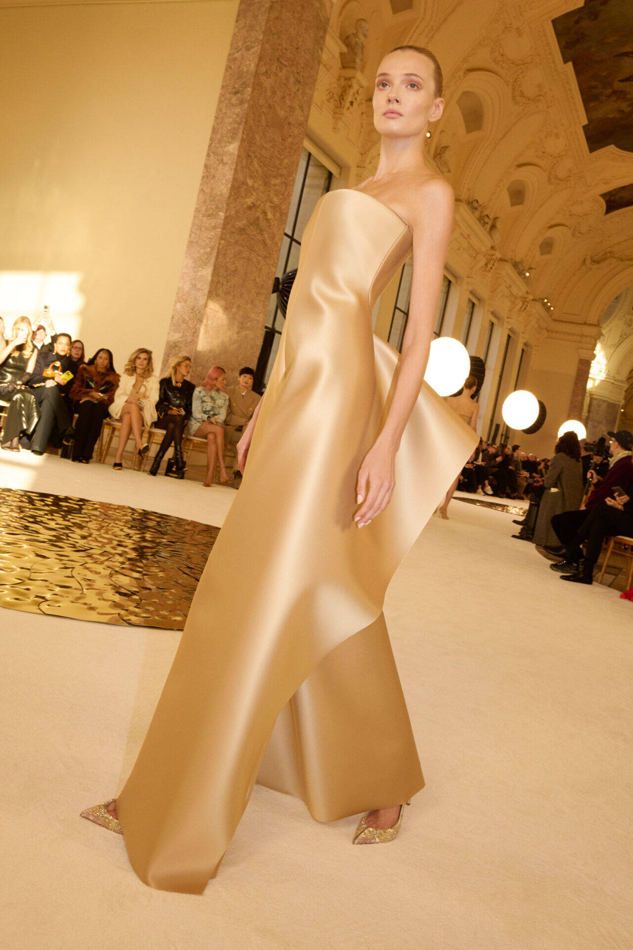 schiaparelli_hcss25_look8.jpg