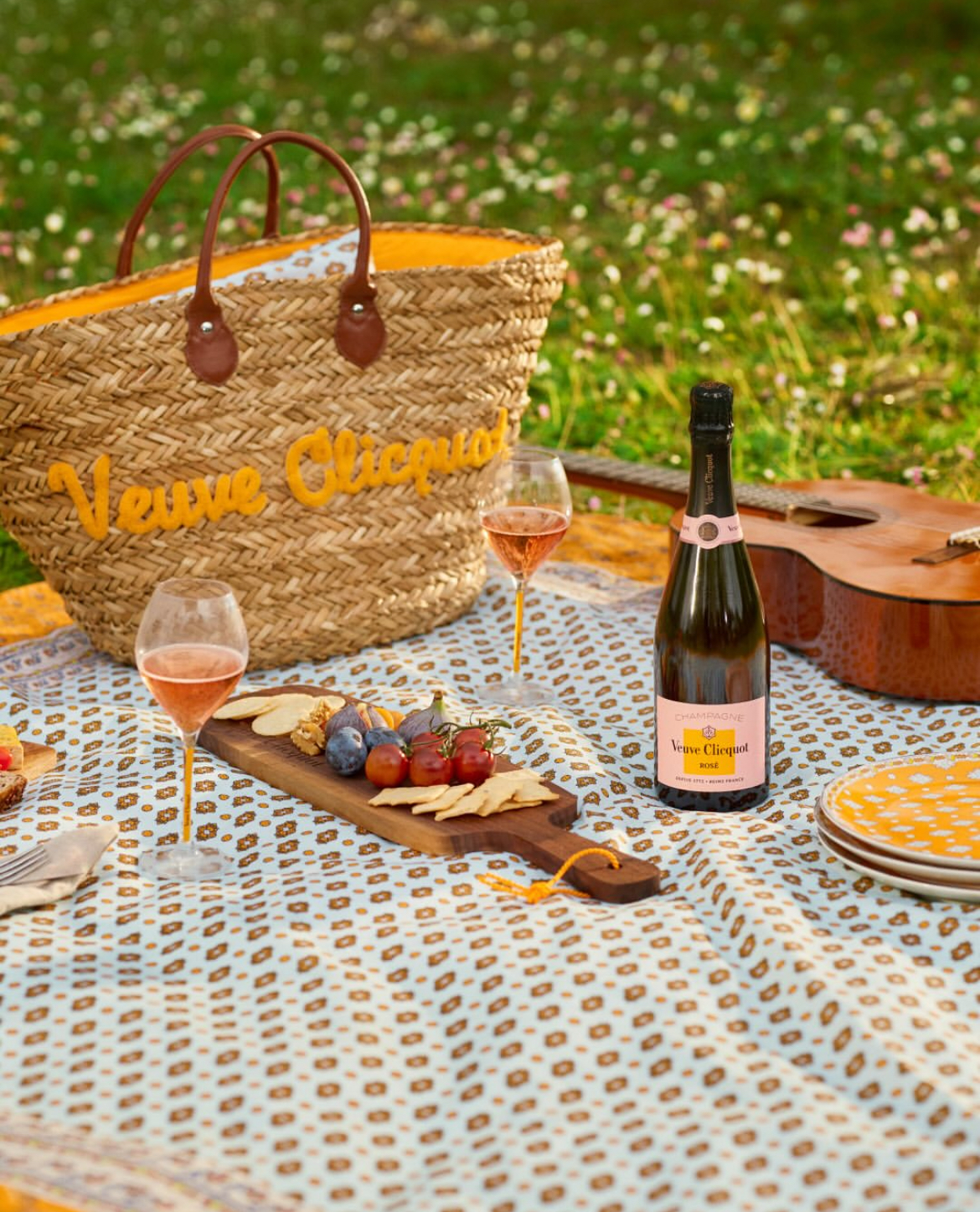 2-paris-champagne-veuve-clicquot-la-grande-dame-2028.jpg